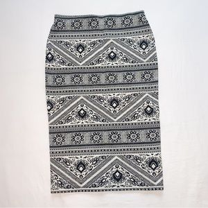 Black and White Patterned Pencil Skirt